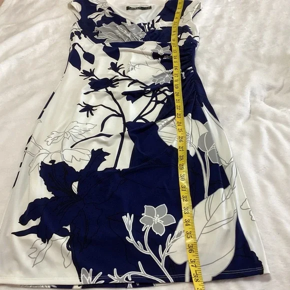 Lauren Ralph Lauren Sleeveless Navy and White Ruched Floral Dress 6 - Picture 7 of 8